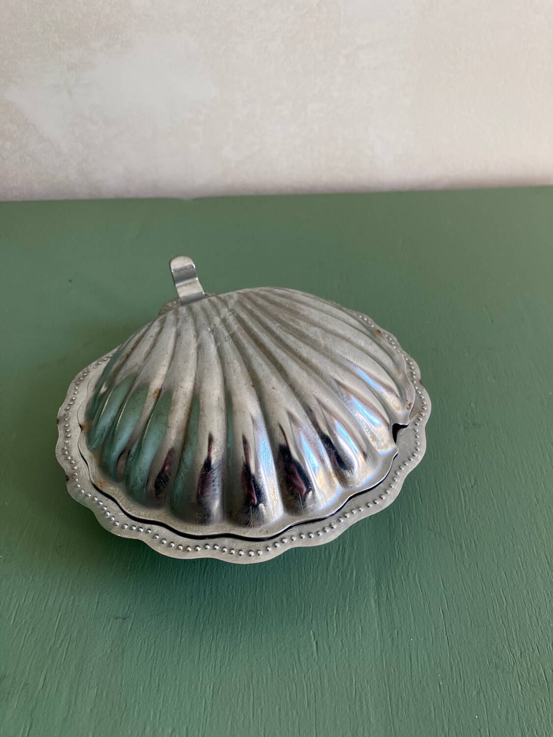 Vintage shell butter dish