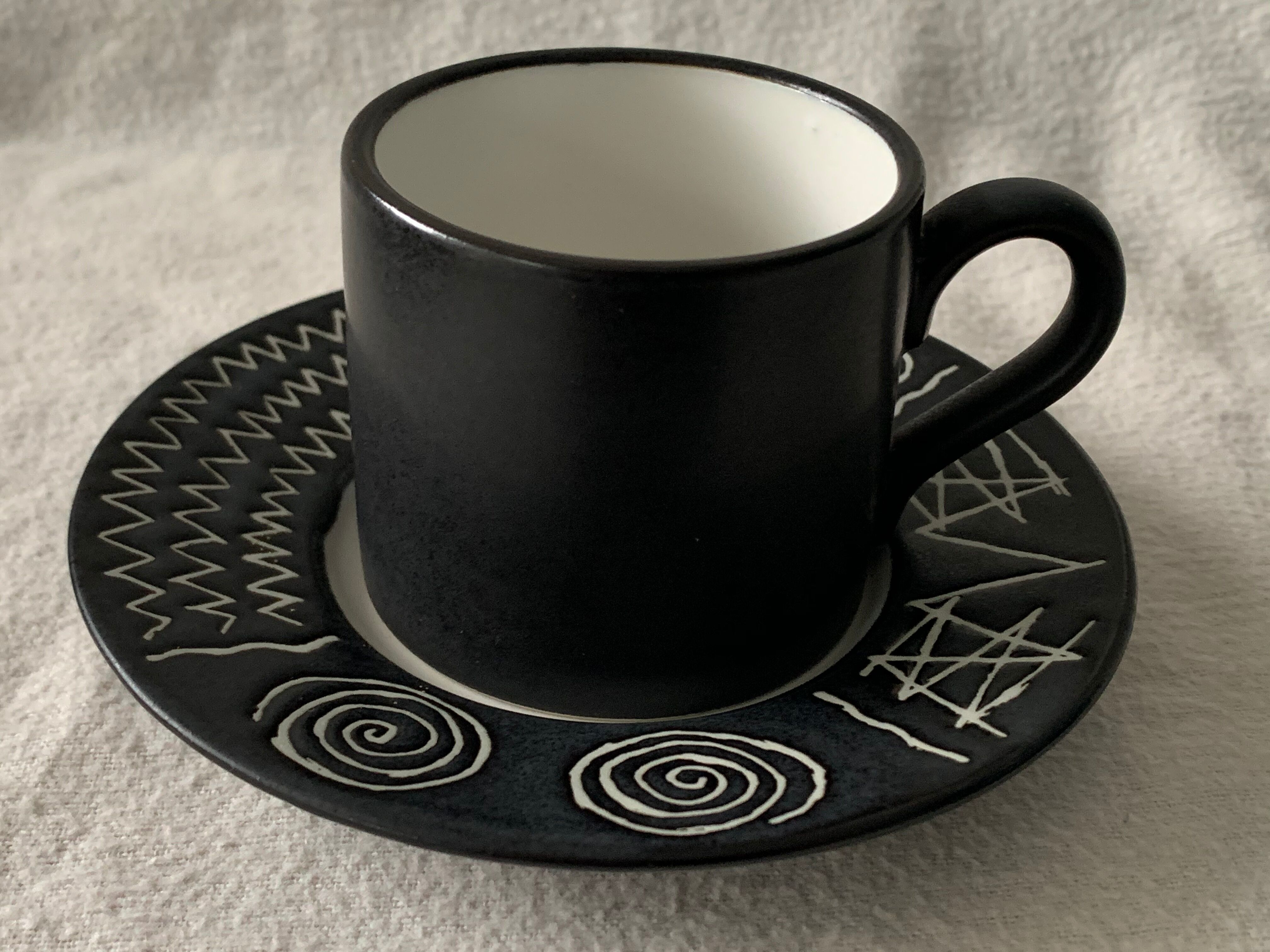 2 cups and 2 subseed scraffito ceramic cups for Habitat Japan, 1970
