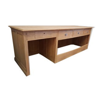 Former industrial trade counter