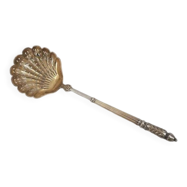 Puiforcat, cuillère à saupoudrer, argent massif, manche à la russe, vermeil.