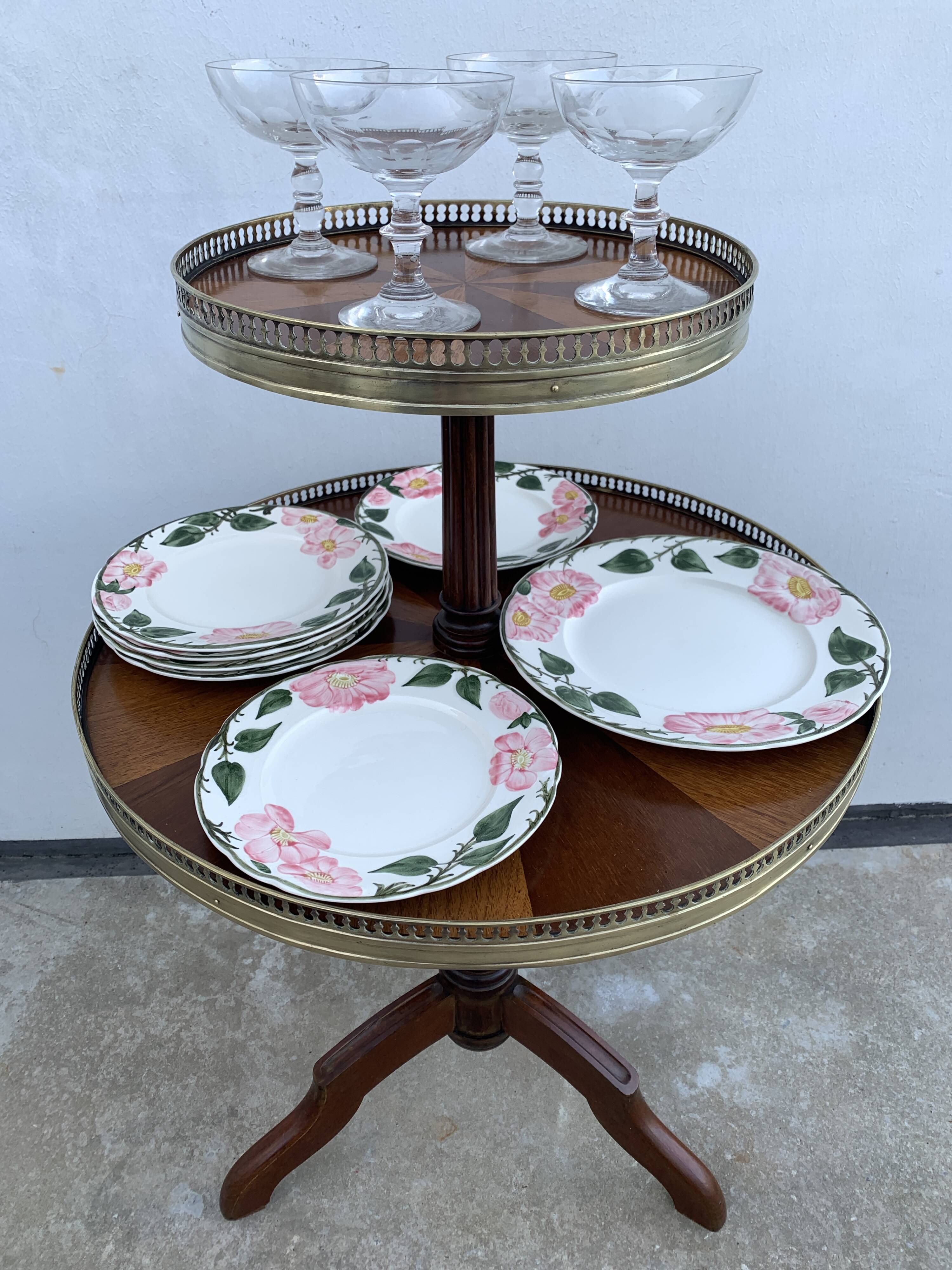 Late 19th century tripod pedestal table in wood marquetry