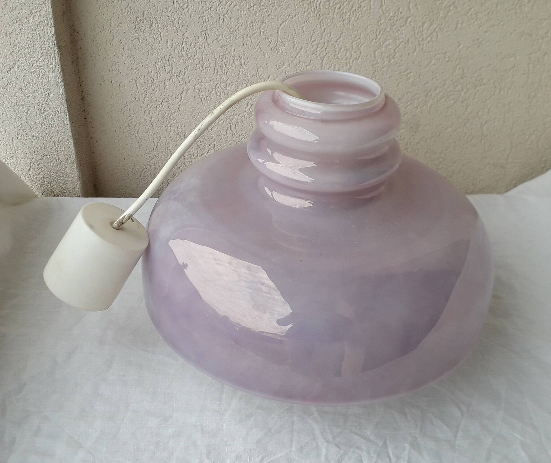 Glass pendant light