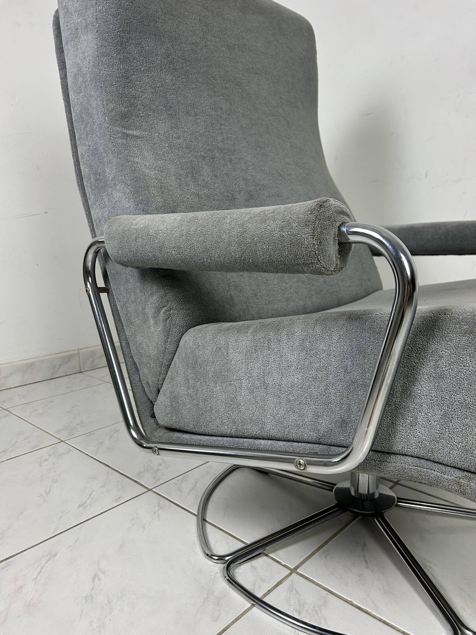 Vintage Gelderland swivel armchair with ottoman Jan des Bouvrie