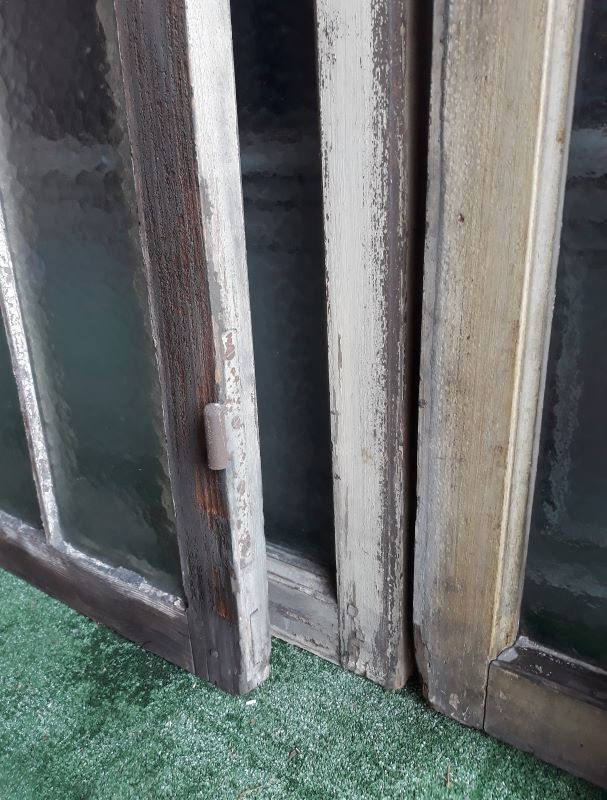 Portes-fenêtres d'atelier anciennes