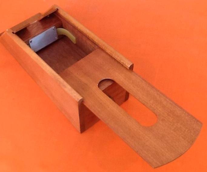 Dealer shoe distributor for playing cards Mahogany wood