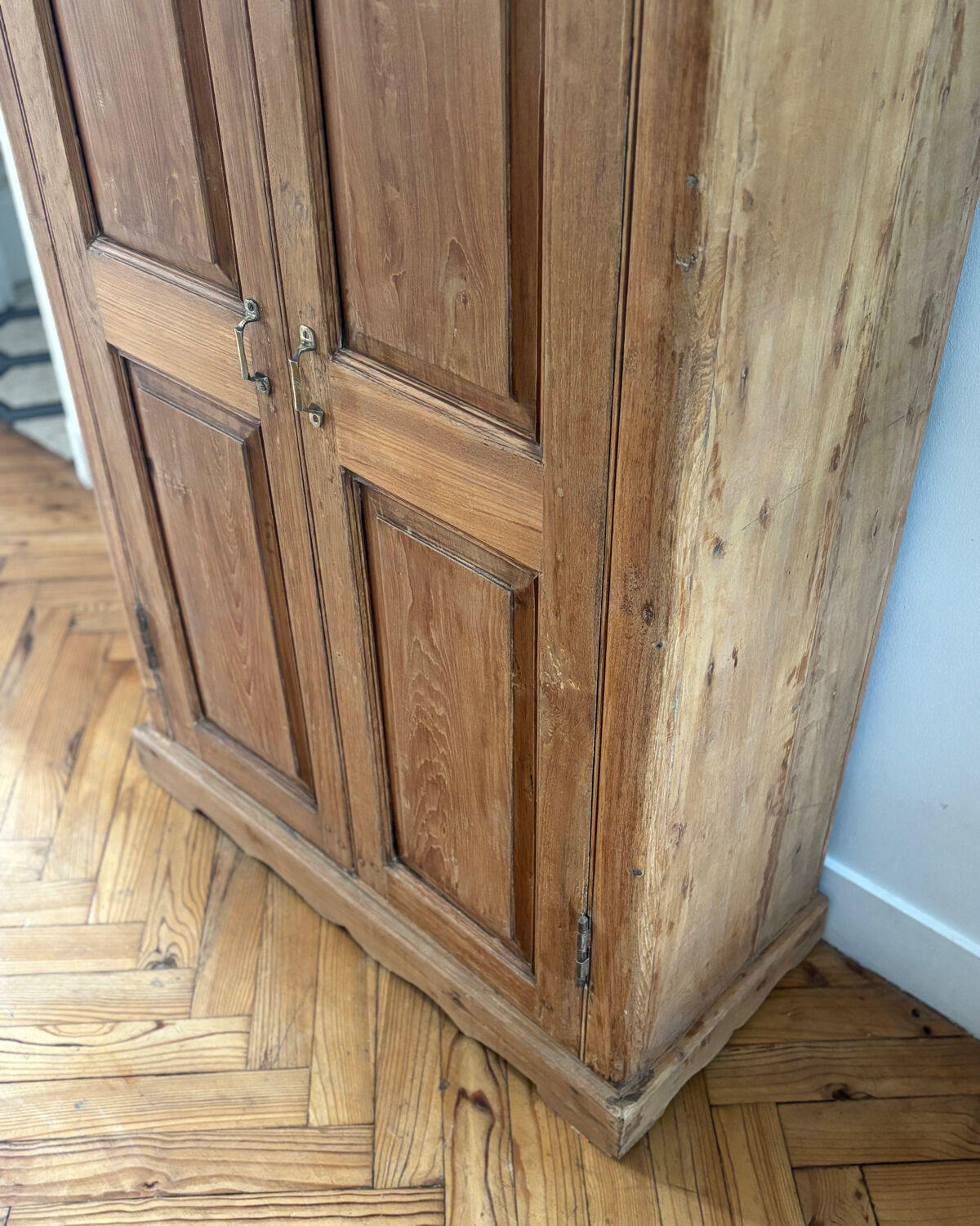 Small Provençal-style oak wardrobe