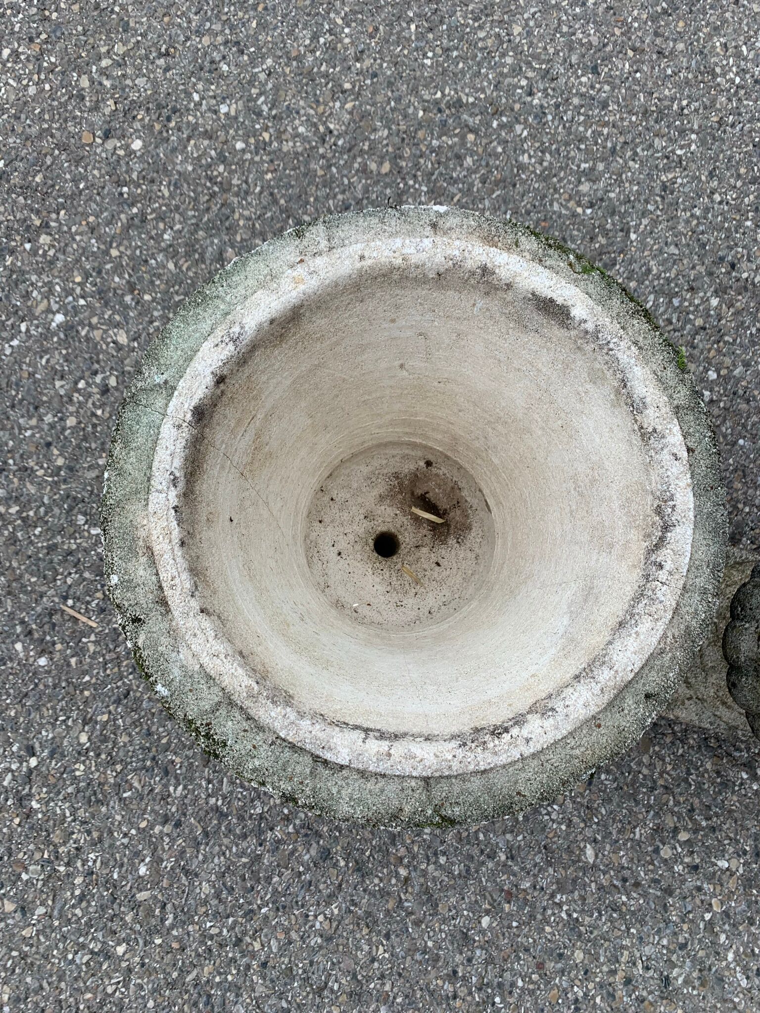 Set of 2 Medici stone pots