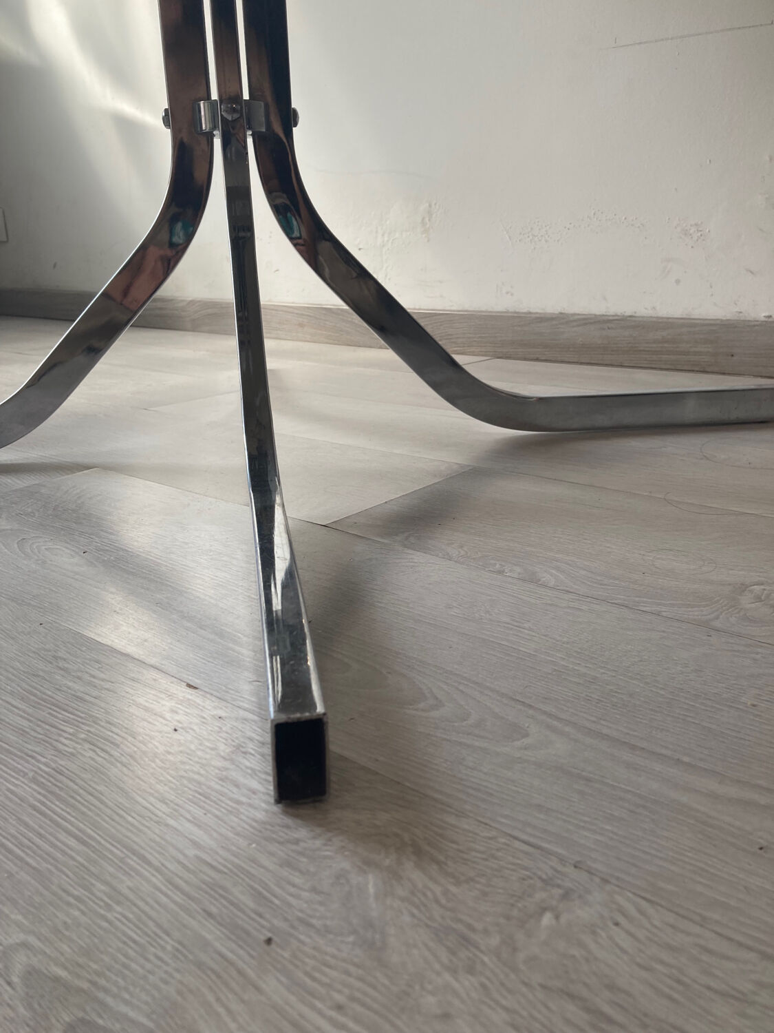 Round table smoked glass chrome legs 1970