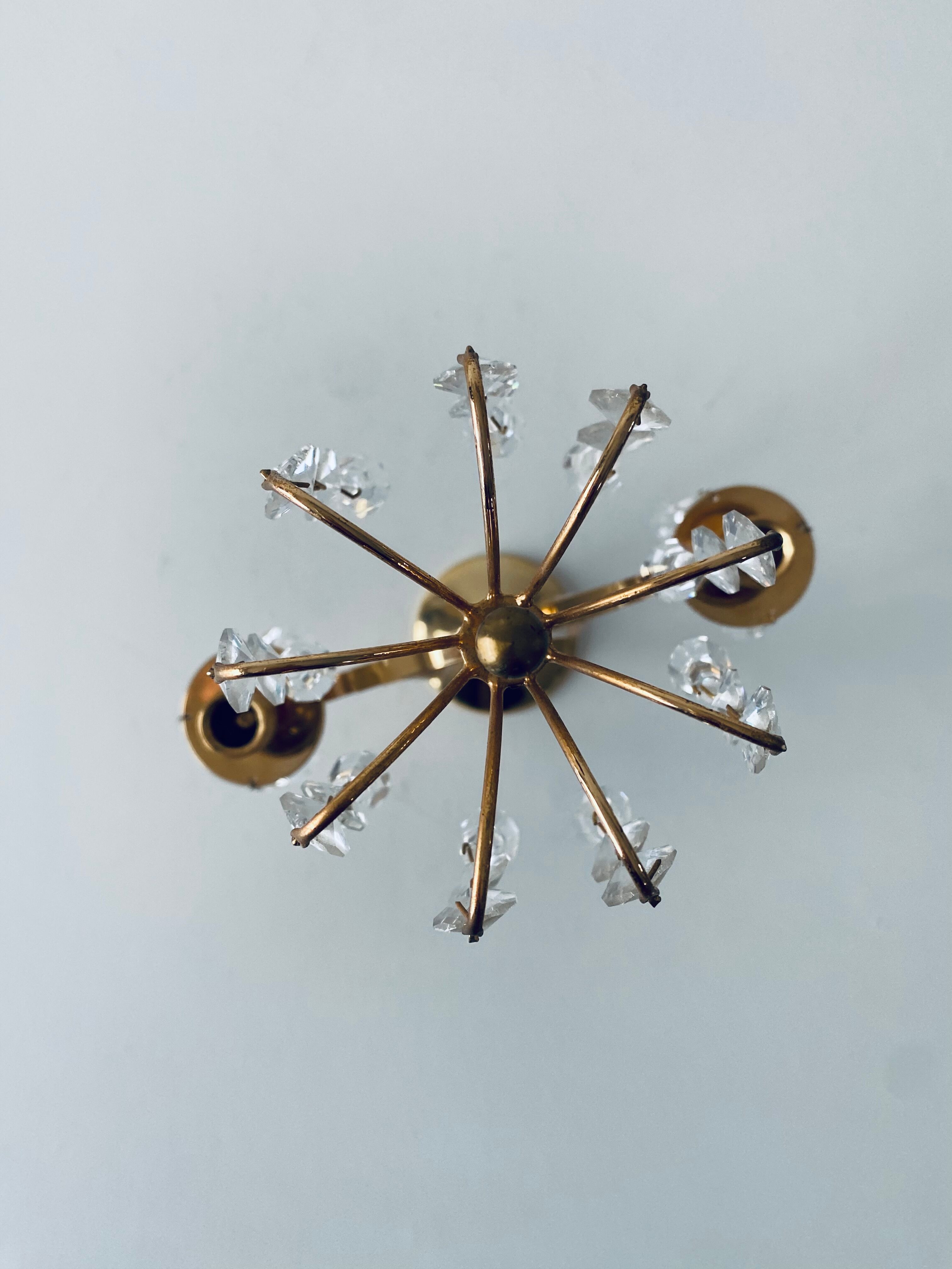 Candle holder with tassels
