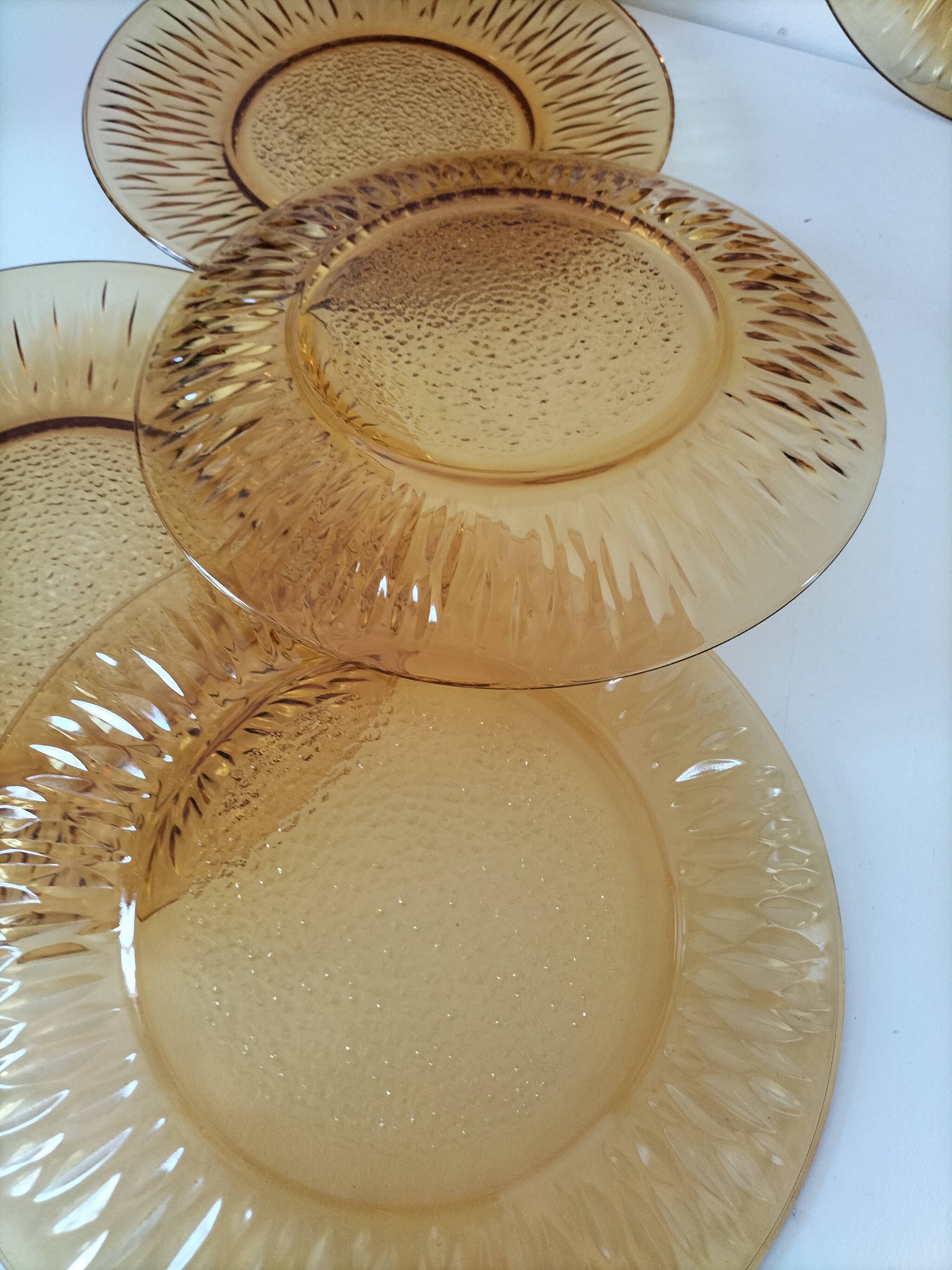 Set of 6 pressed glass dessert plates with sunflower motif Vereco
