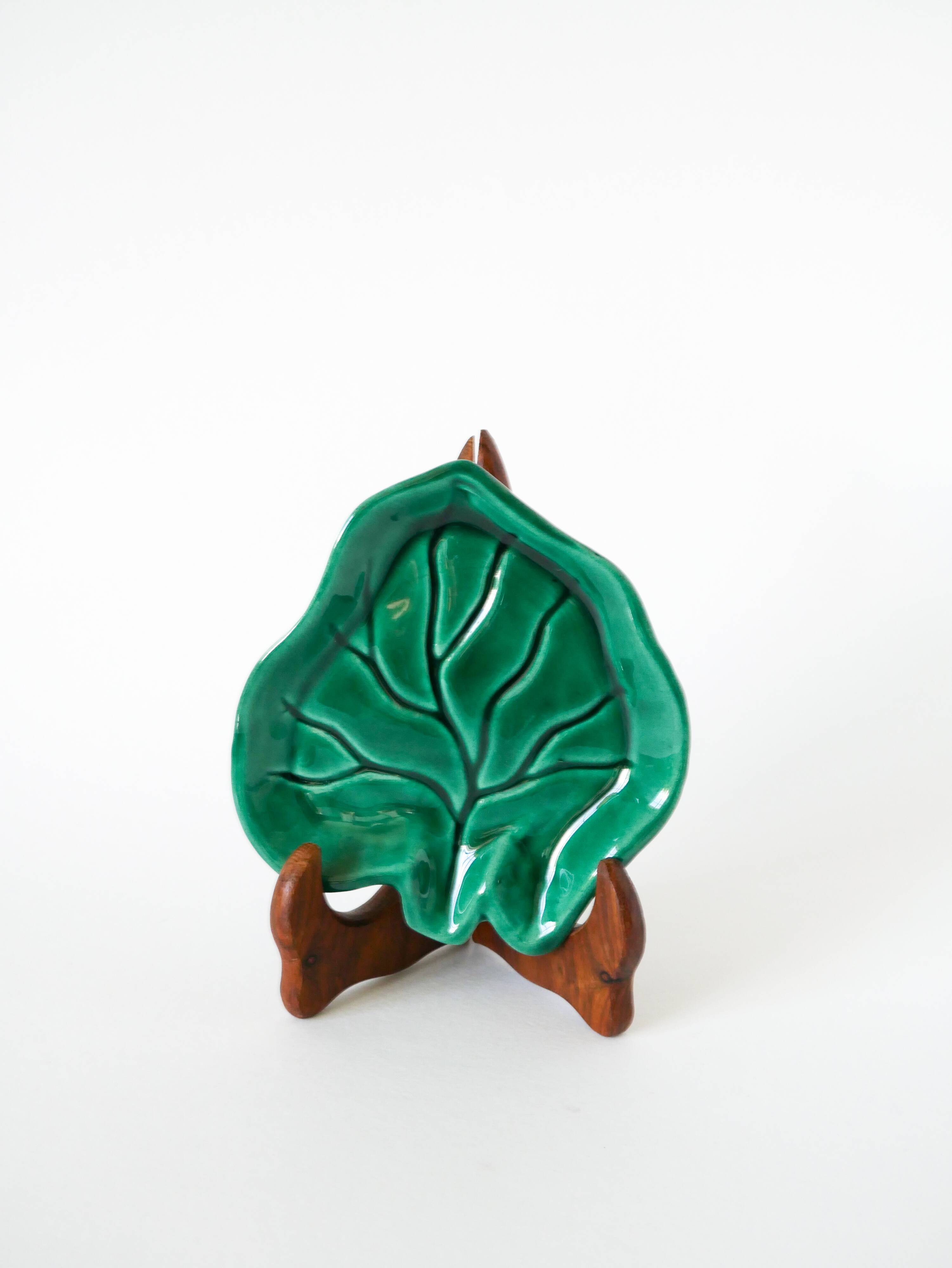 Leaf model slip pocket emptier, 1970