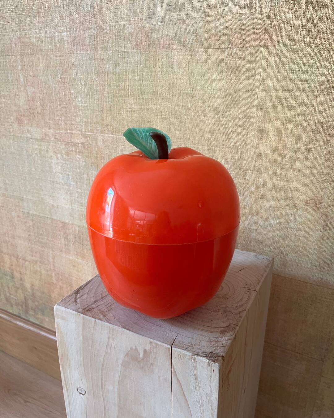 Vintage orange ice cream cone – 70s