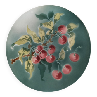 Saint-Amand Hamage plate – Stenciled cherry decoration 1945-1950