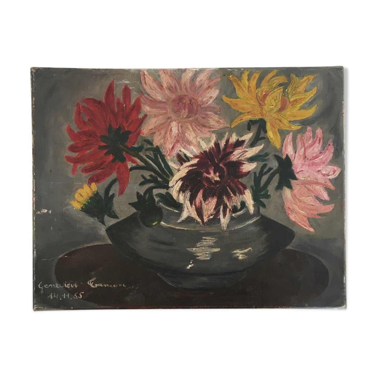 Ancient bouquet of dahlias