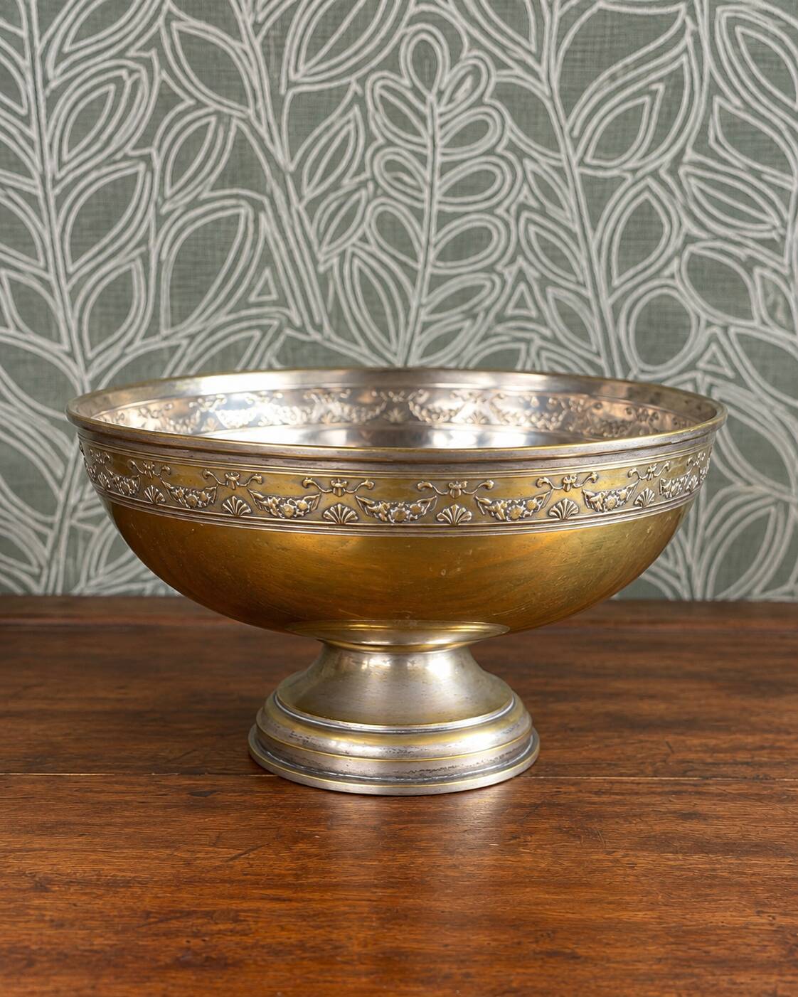 Vintage metal footed coupe in gold and silver – Floral decor