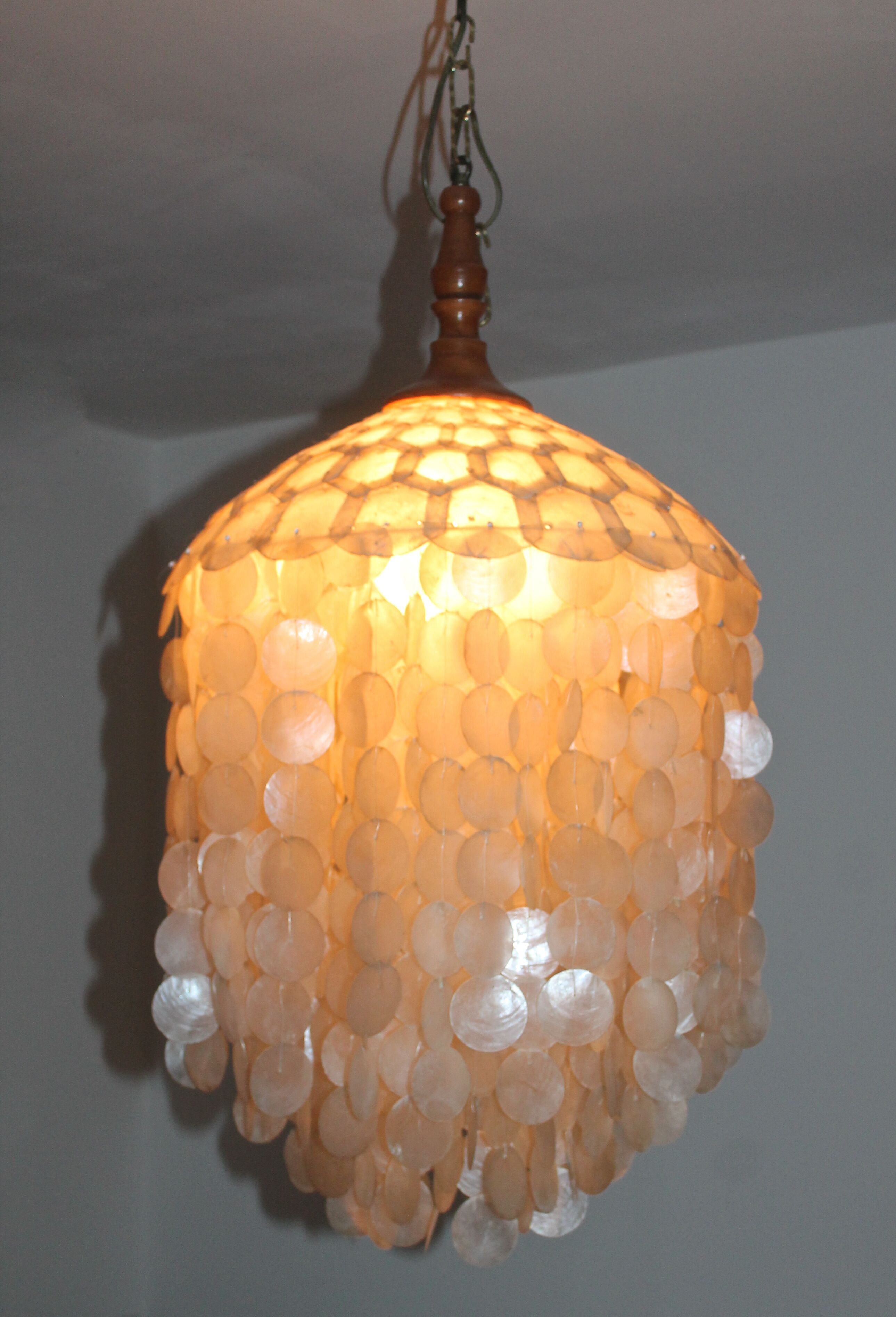 Large chandelier of the 60s/70s mother-of-pearl stamps