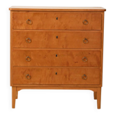 Commode en bouleau scandinave des années 1950 avec des poignées en laiton.