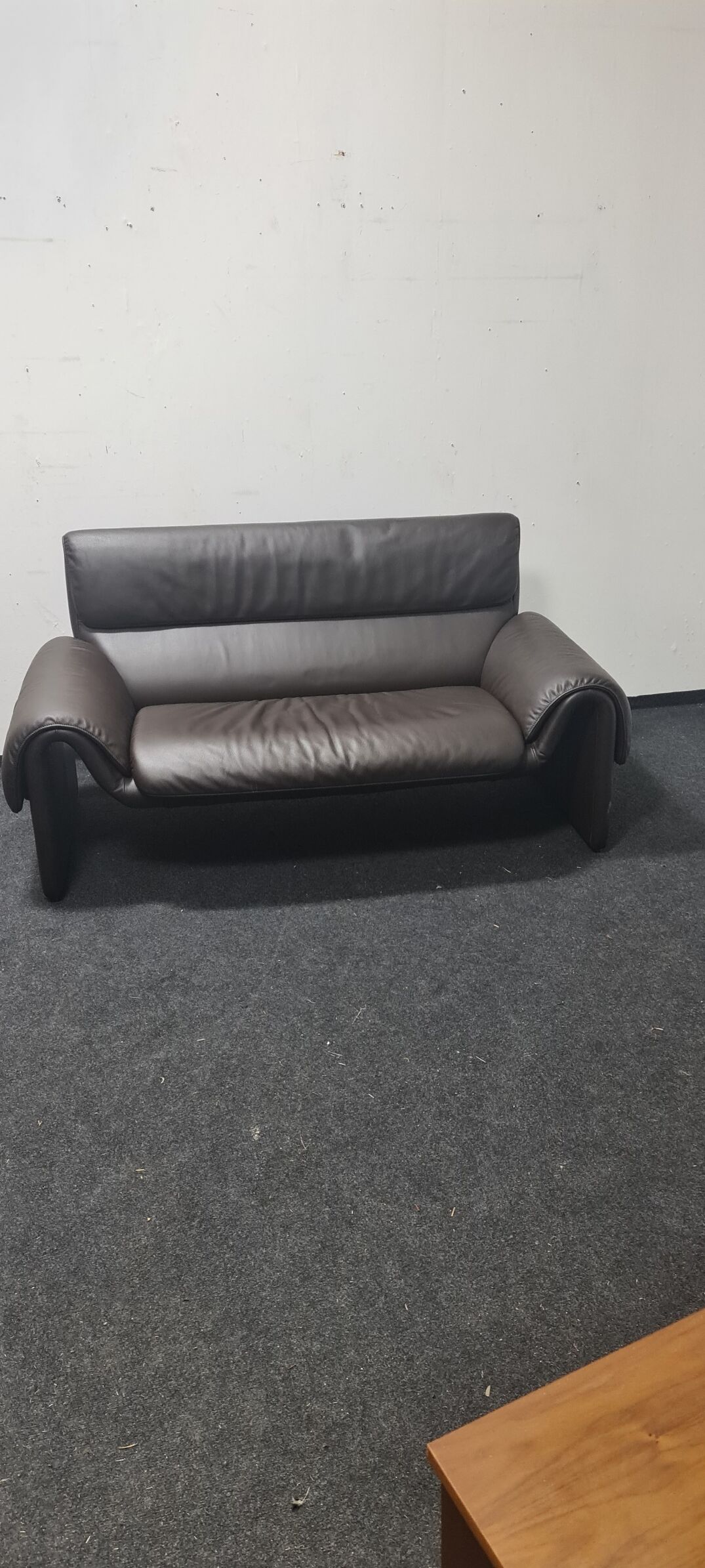 Vintage Swiss 2 seater leather sofa by De Sede model DS 2011