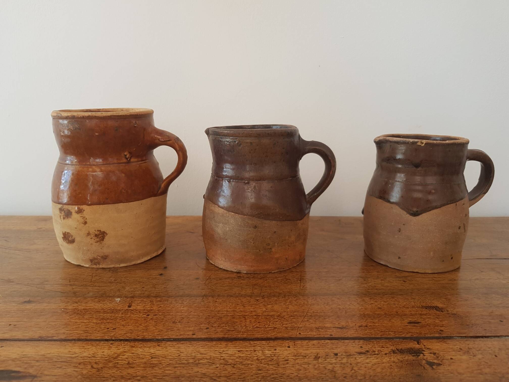 3 pichets en grès terre cuite