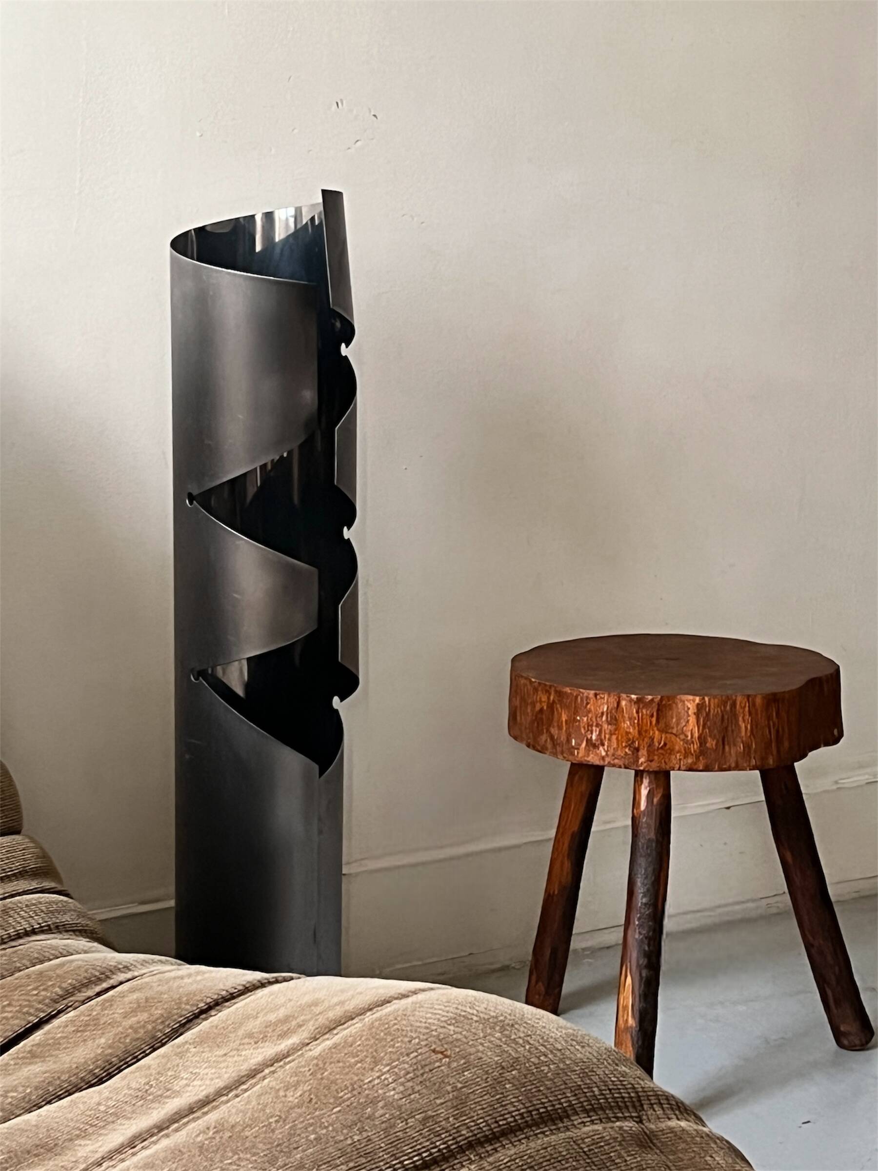 Grande lampe sculptural en métal chormé et brossé, design 1970