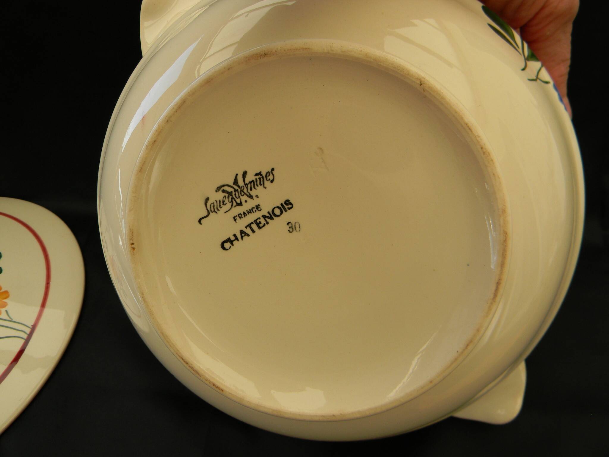 Soup tureen in earthenware from sarreguemines. chatenois model.