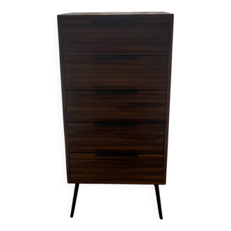 Wooden chest of drawers
