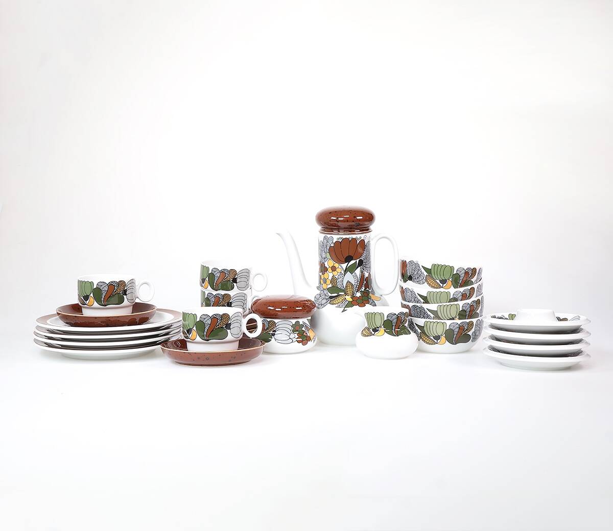 Porcelain Breakfast Tableware by Thomas, 1970s, Set of 19