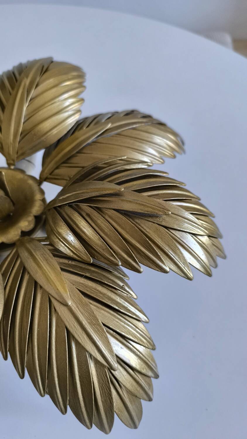 Gold metal flower wall light