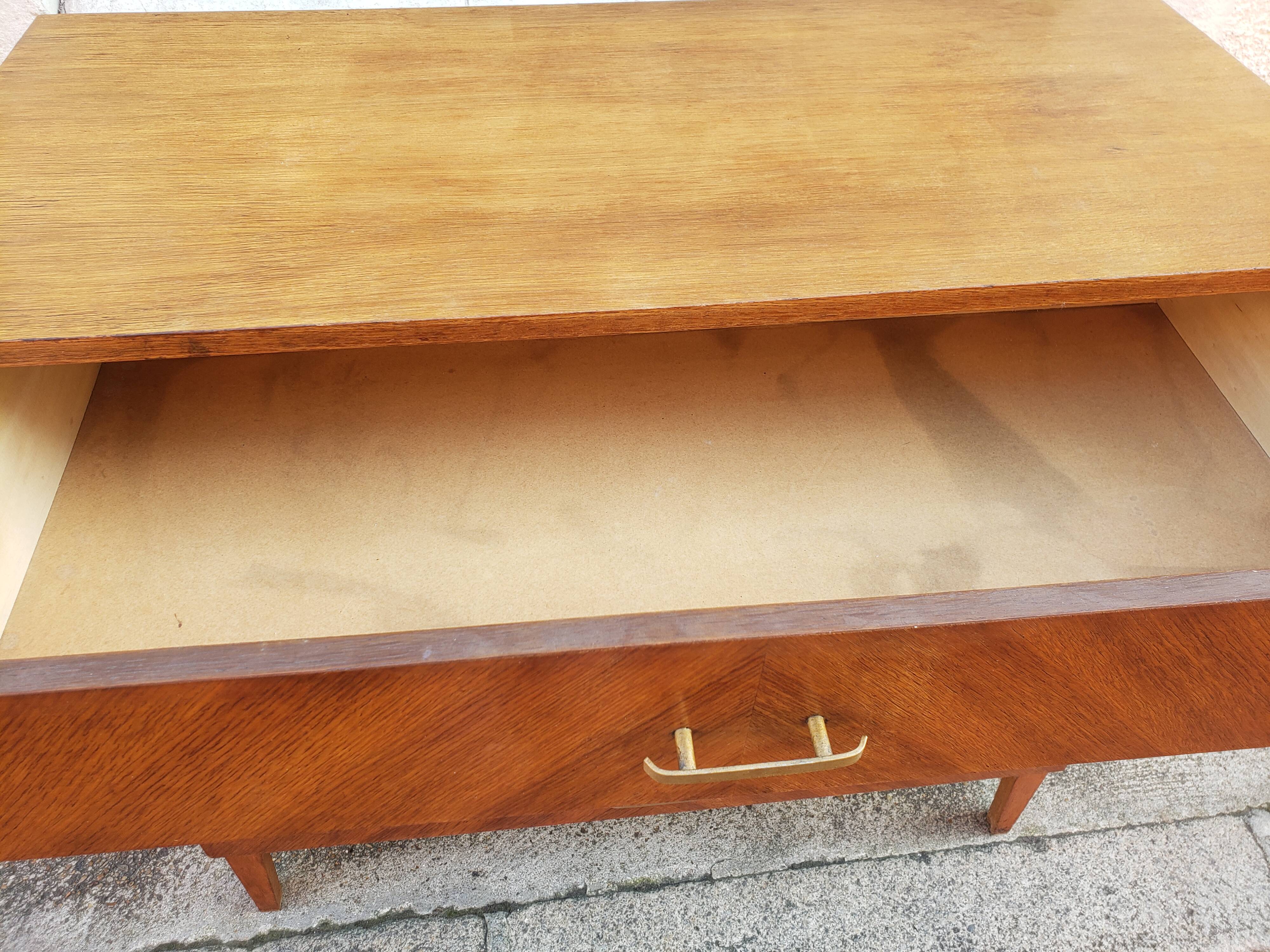 Commode vintage design chevrons