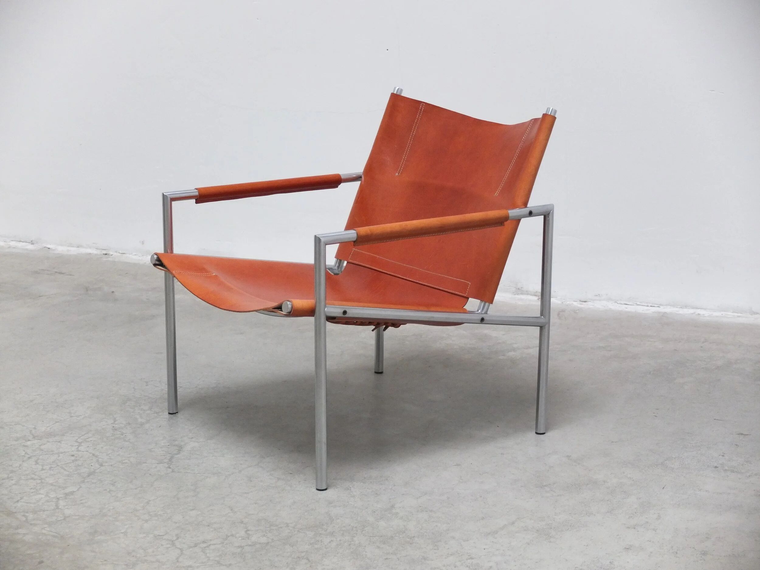 Cognac leather 'SZ02' lounge chair by Martin Visser for 't Spectrum, 1960