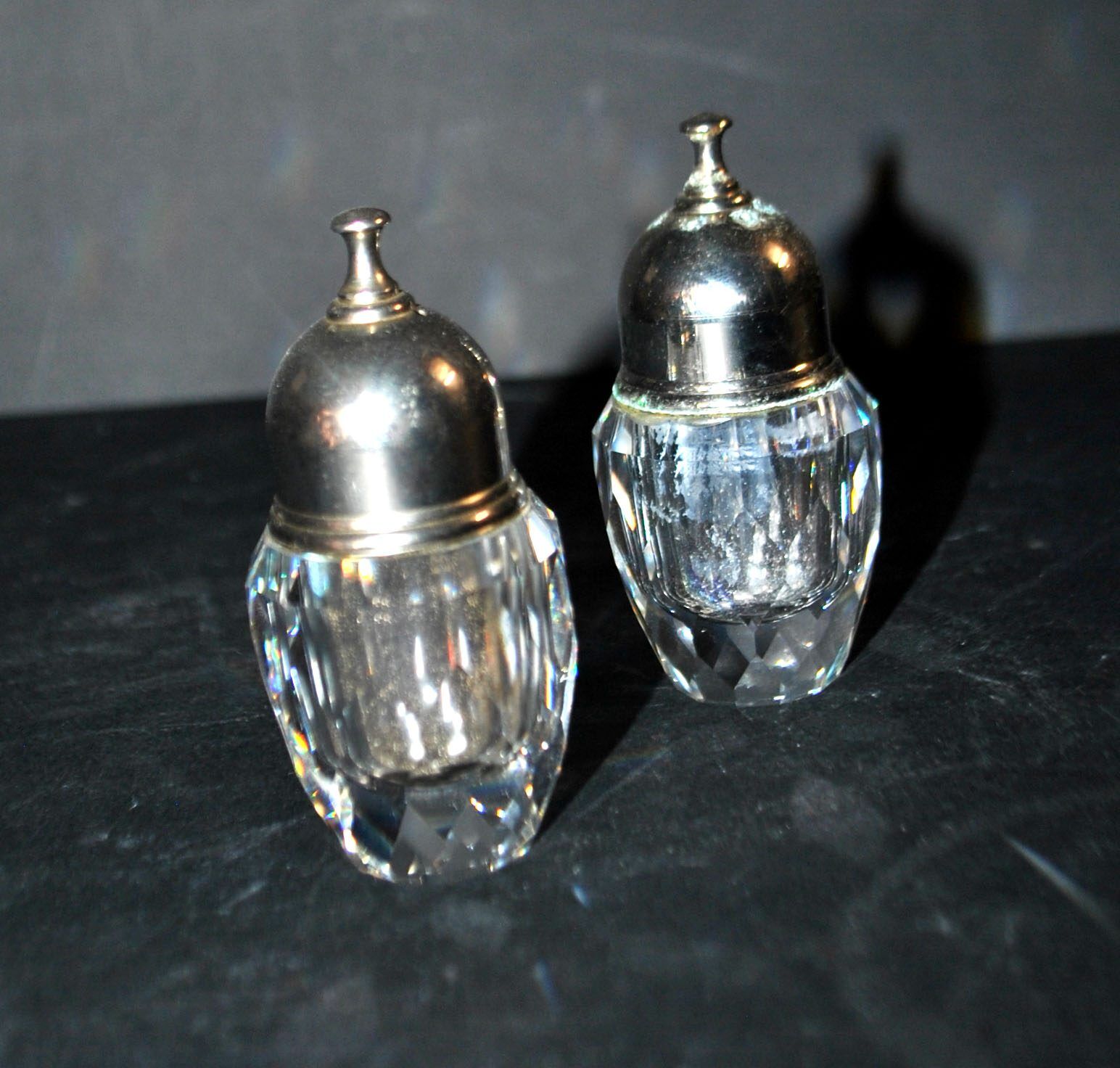 Swarovski lot salière en cristal taillé à facette sel poivre signé SC design 1980