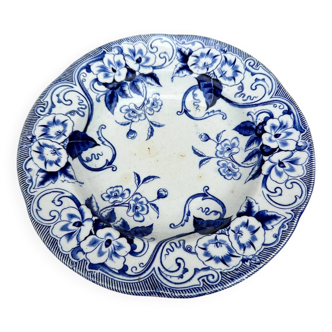 Lot of old earthenware soup plates from Creil Montereau, Flora decor