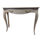 Classic curved style console