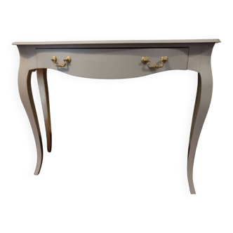Classic curved style console