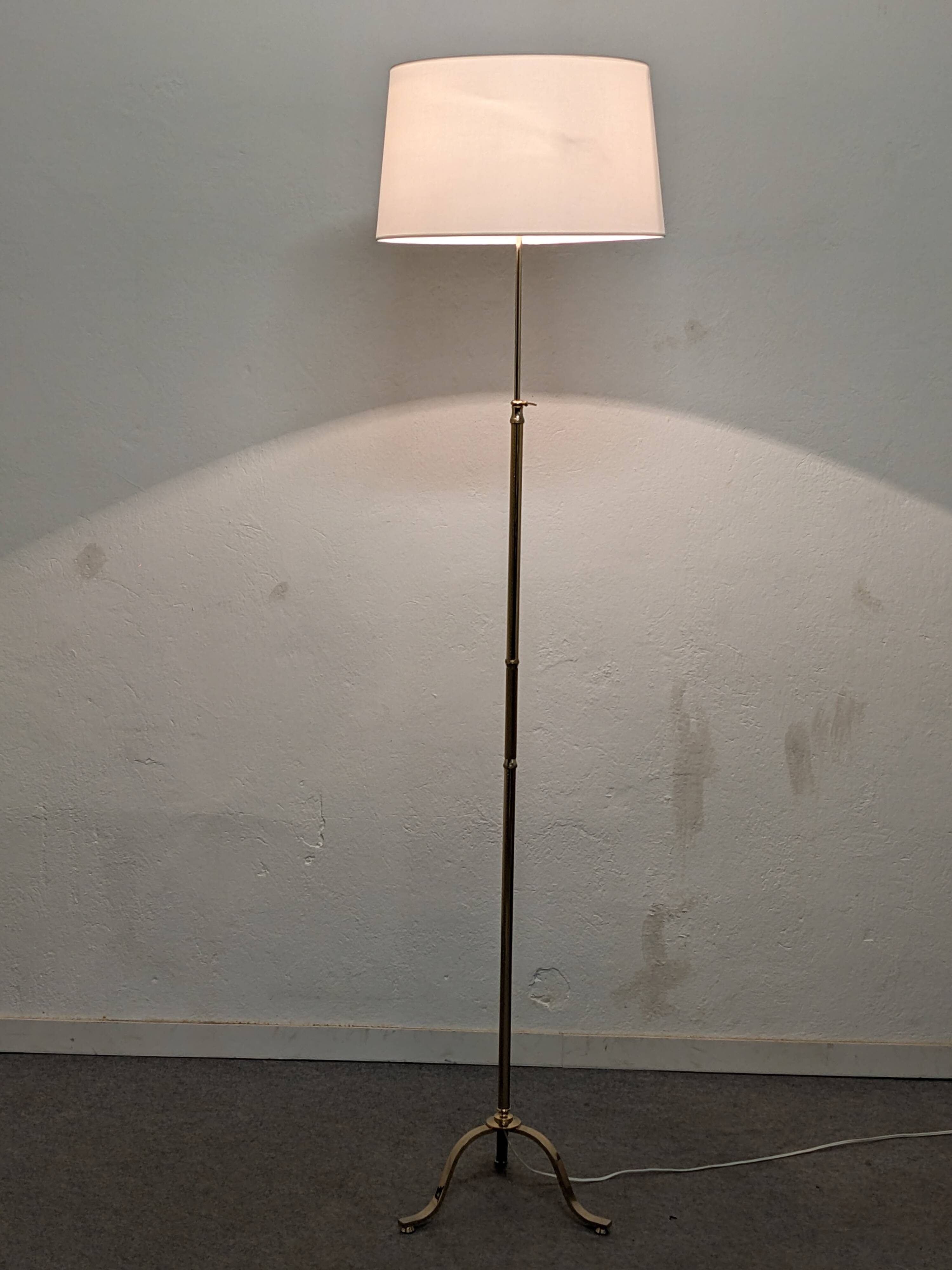 Brass tripod floor lamp from the 50s/60s