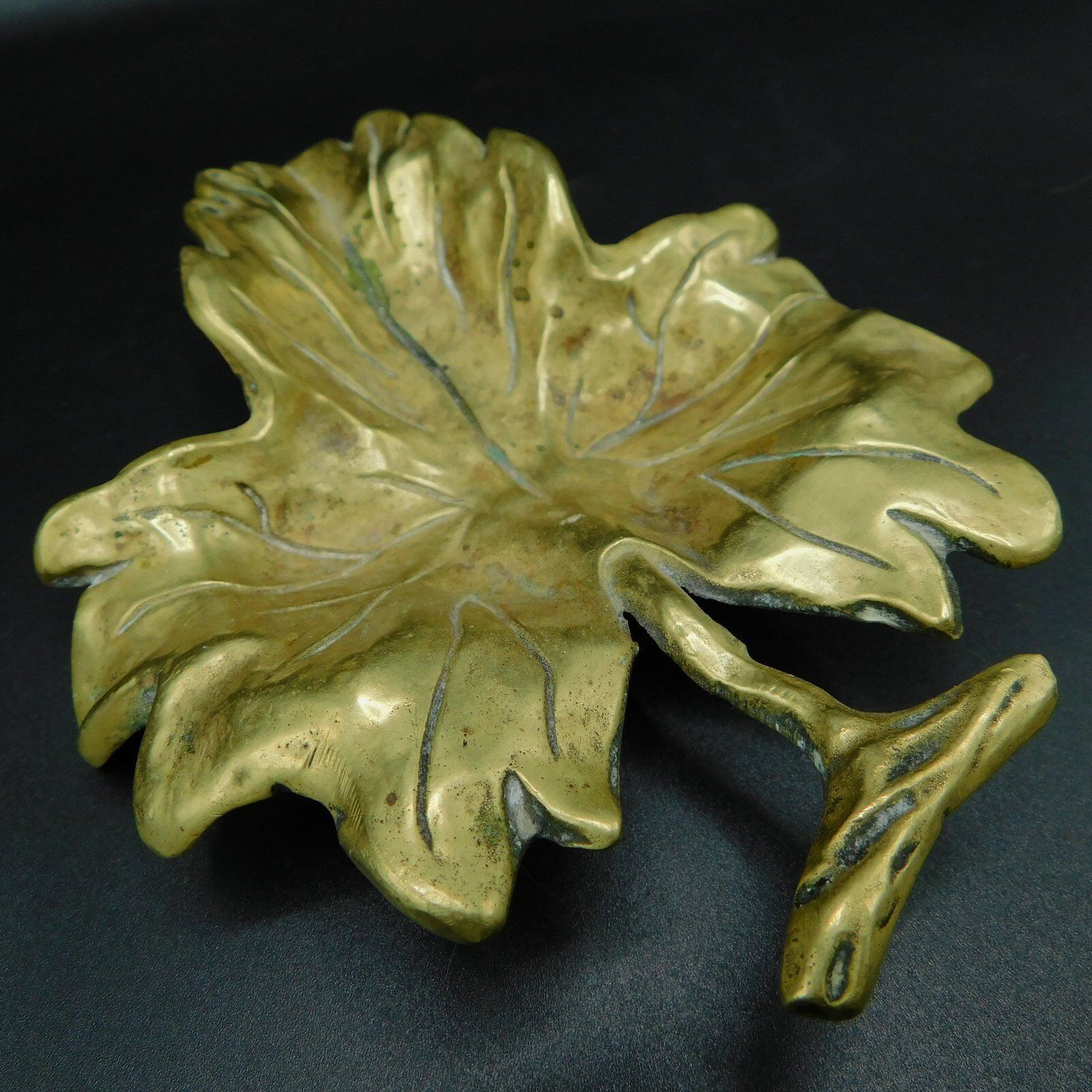 Early 20th century bronze pocket - Leaf