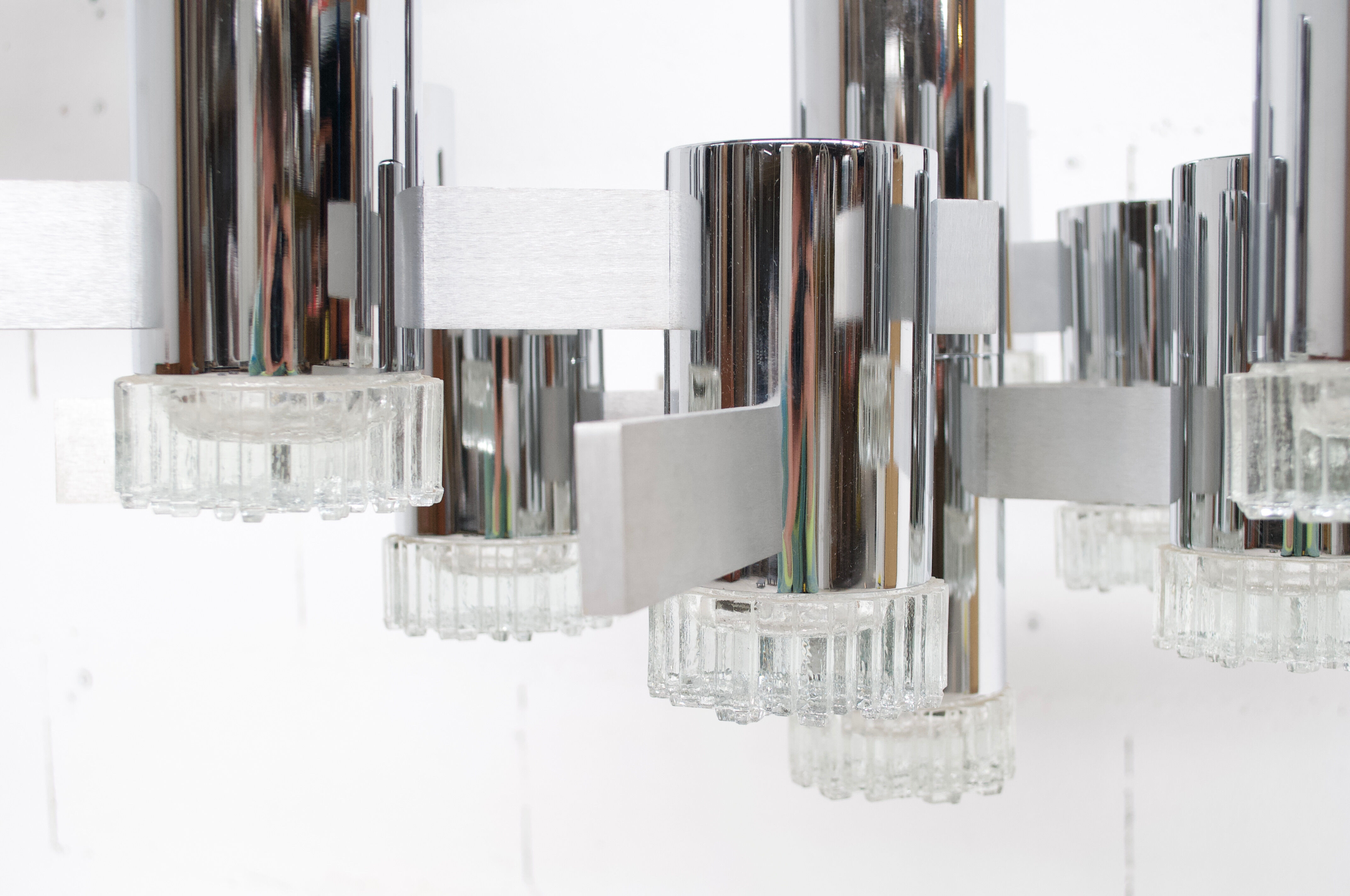 Pair of chandeliers from Sciolari 70 years chrome steel