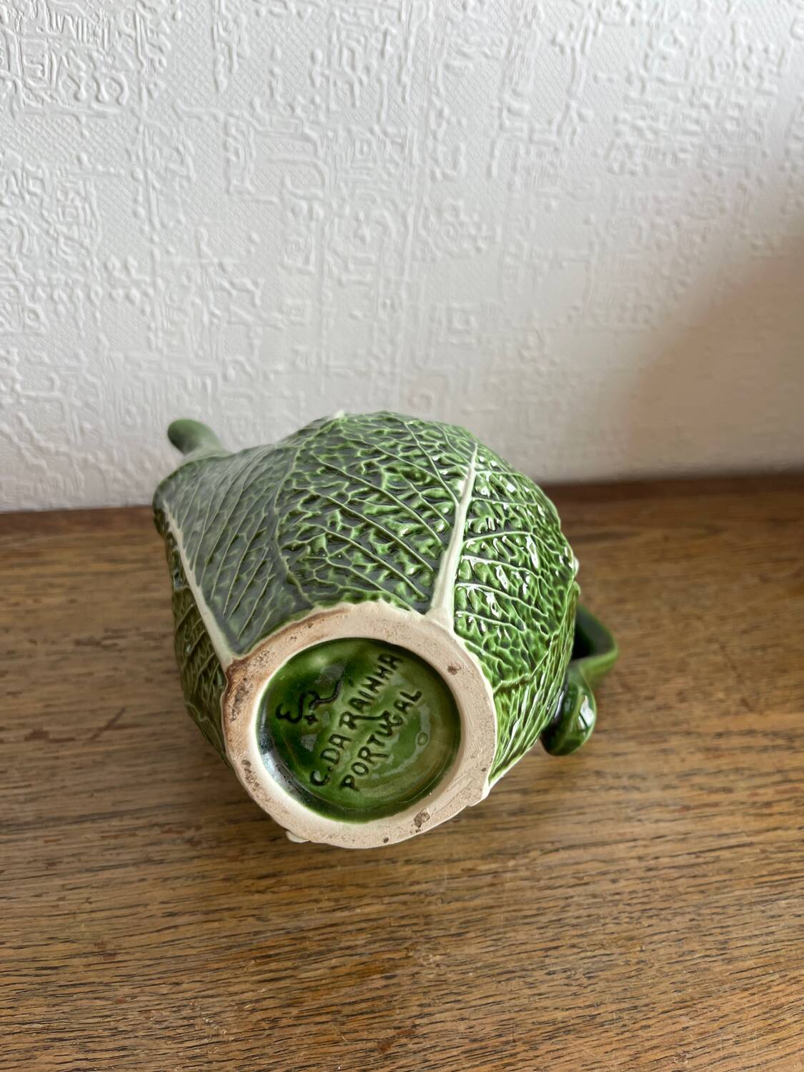 Cabbage leaf teapot or coffee maker