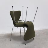 Pair of 'Series 7' chairs in green fabric by Arne Jacobsen for Fritz Hansen, 1980