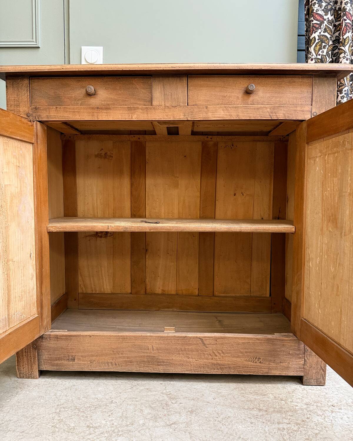 Parisian buffet (renovated)