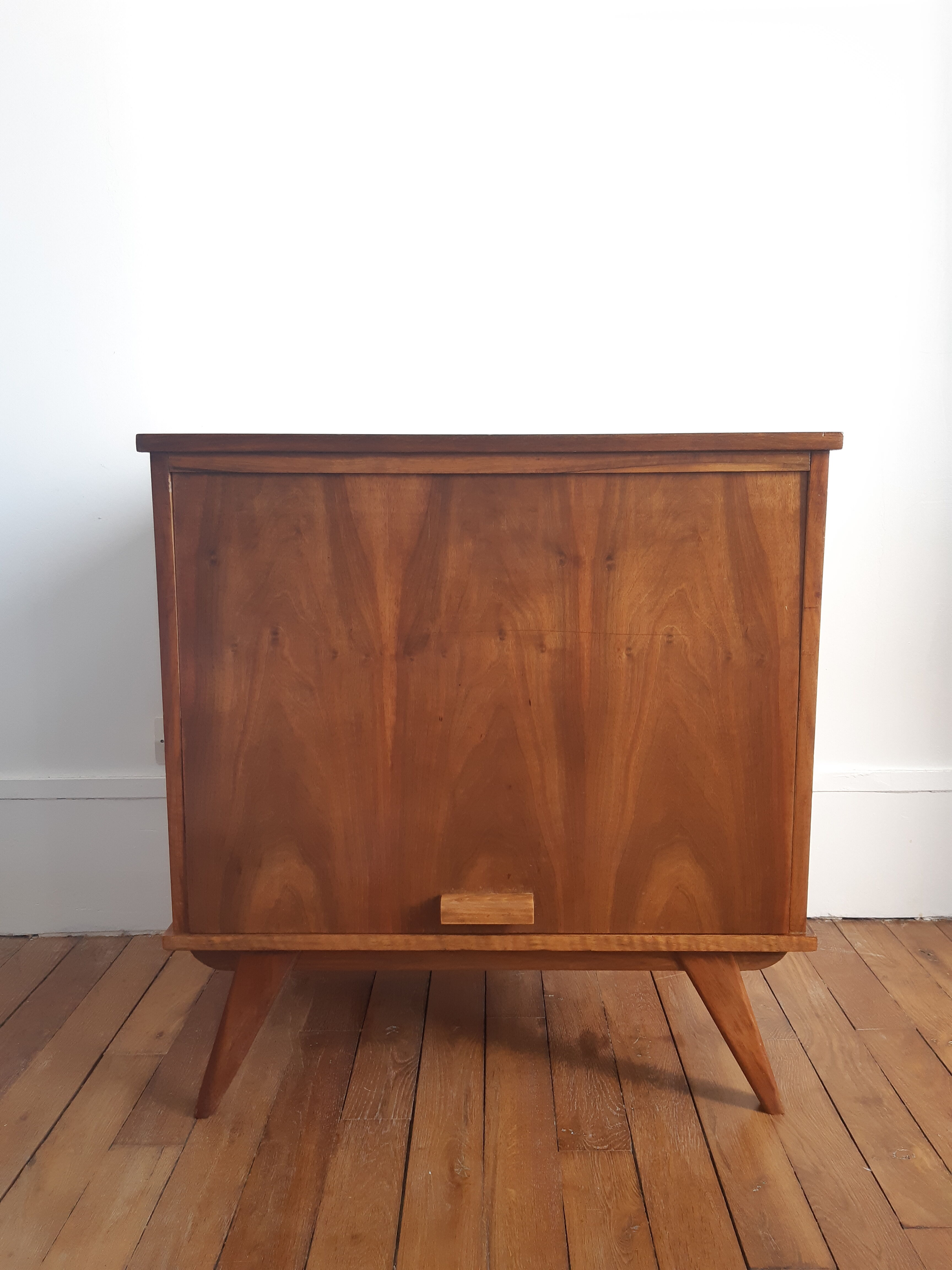 Vintage compass footboard