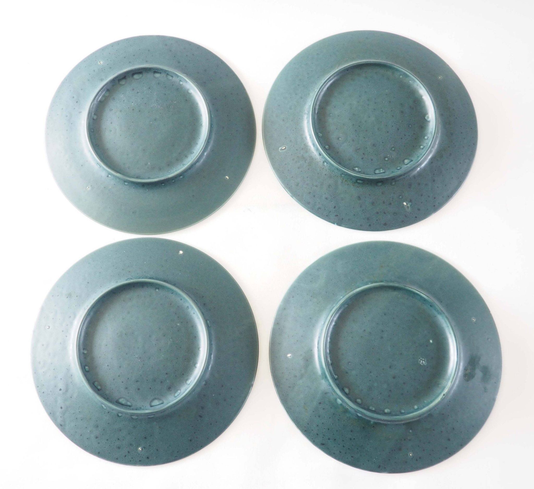 Service assiettes et plats fat lava bleu