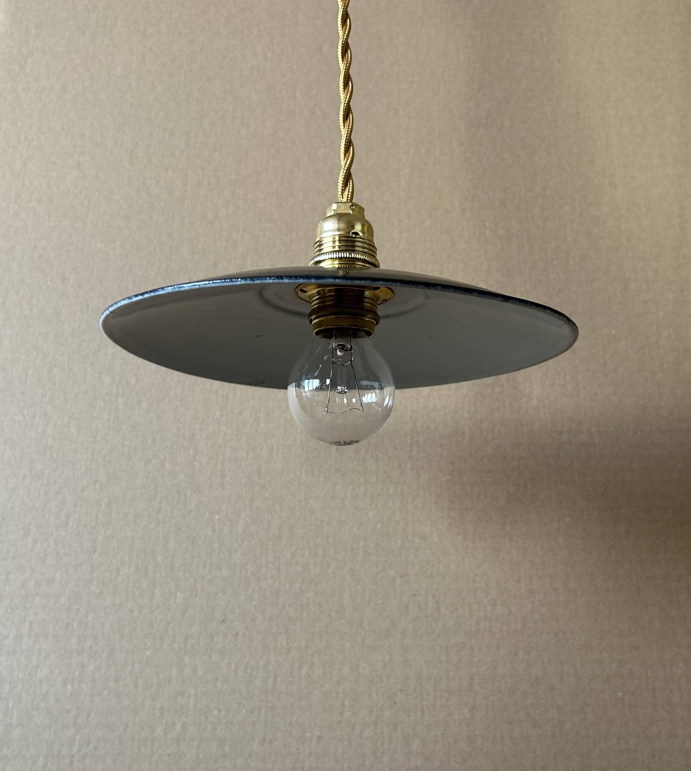 Old black industrial suspension D19.5cm