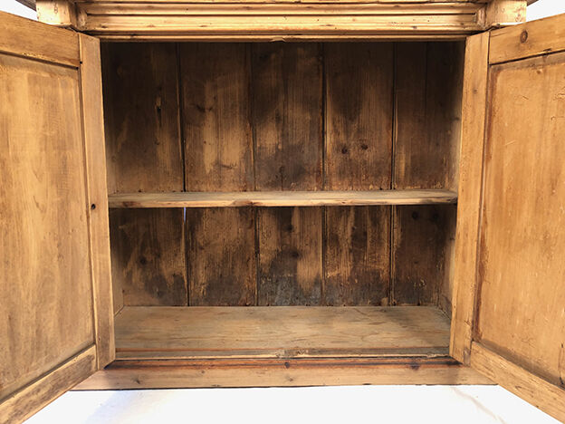 Buffet two fir bodies, glazed in the upper part.