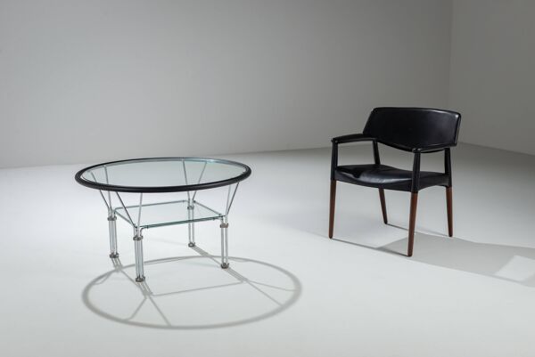 Table basse ronde en verre et acier post-moderne attribuée à Niels Bendtsen