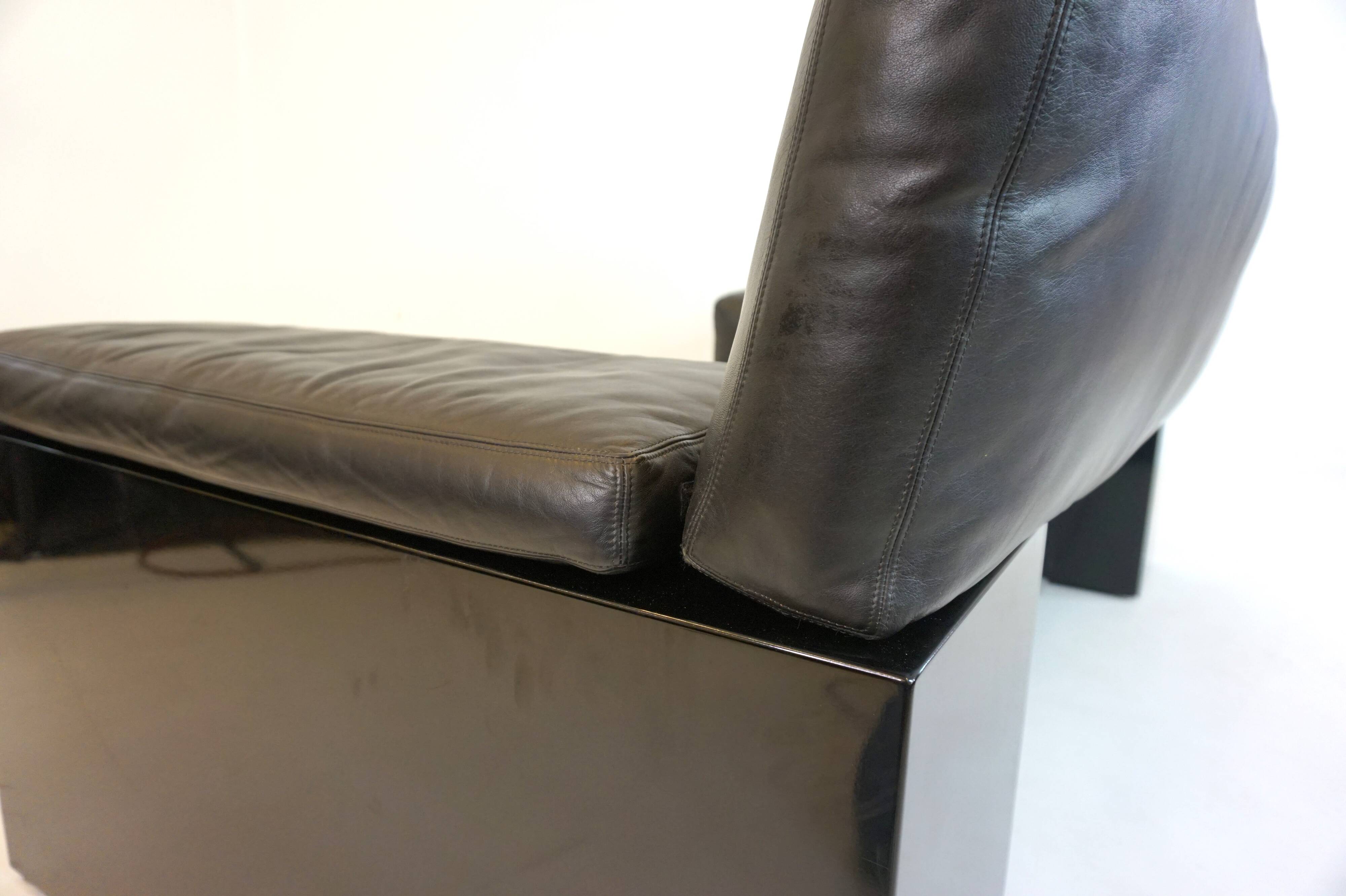 Knoll Brigadier 2 seater leather sofa by Cini Boeri