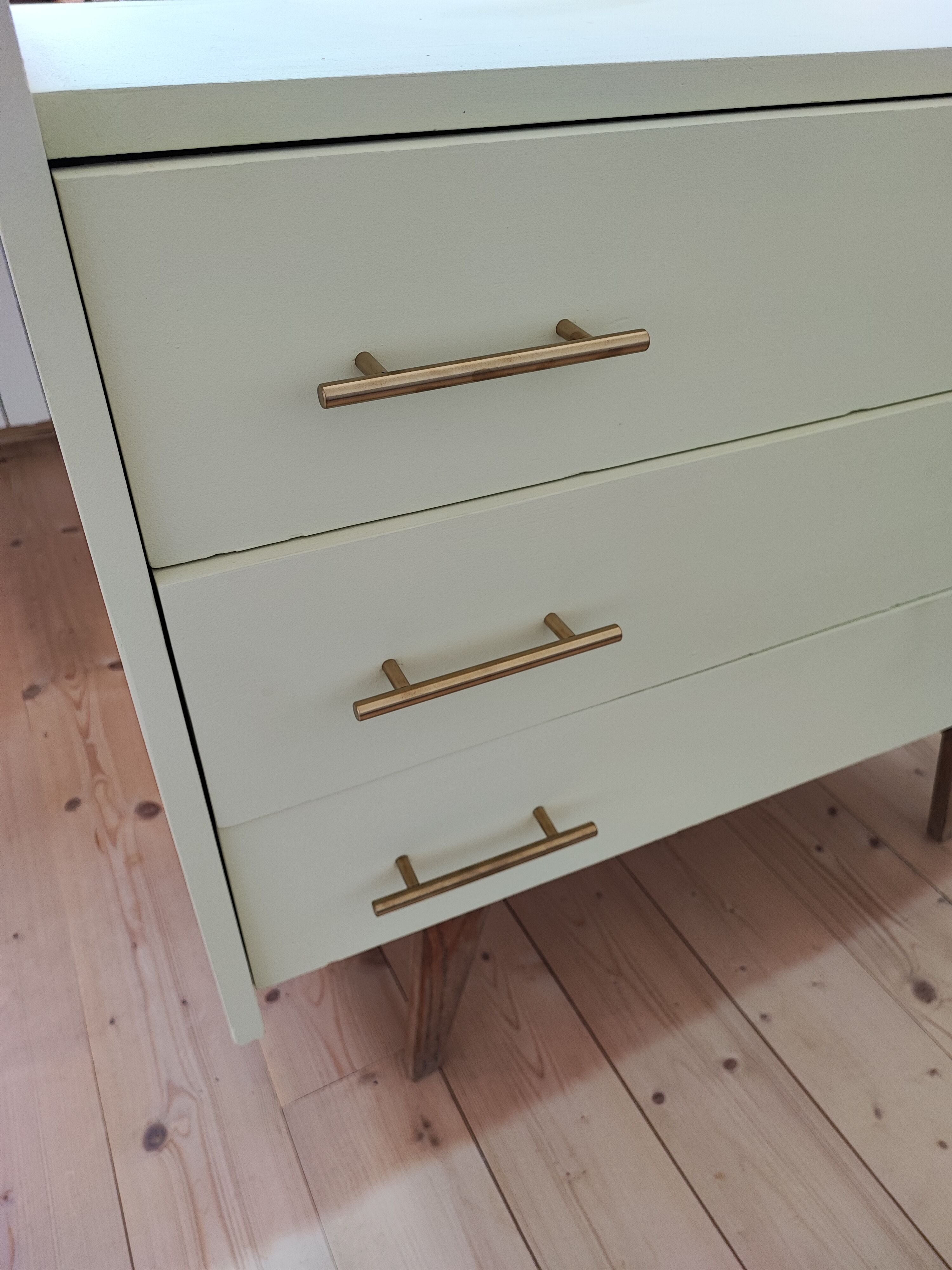 Vintage verbena chest of drawers