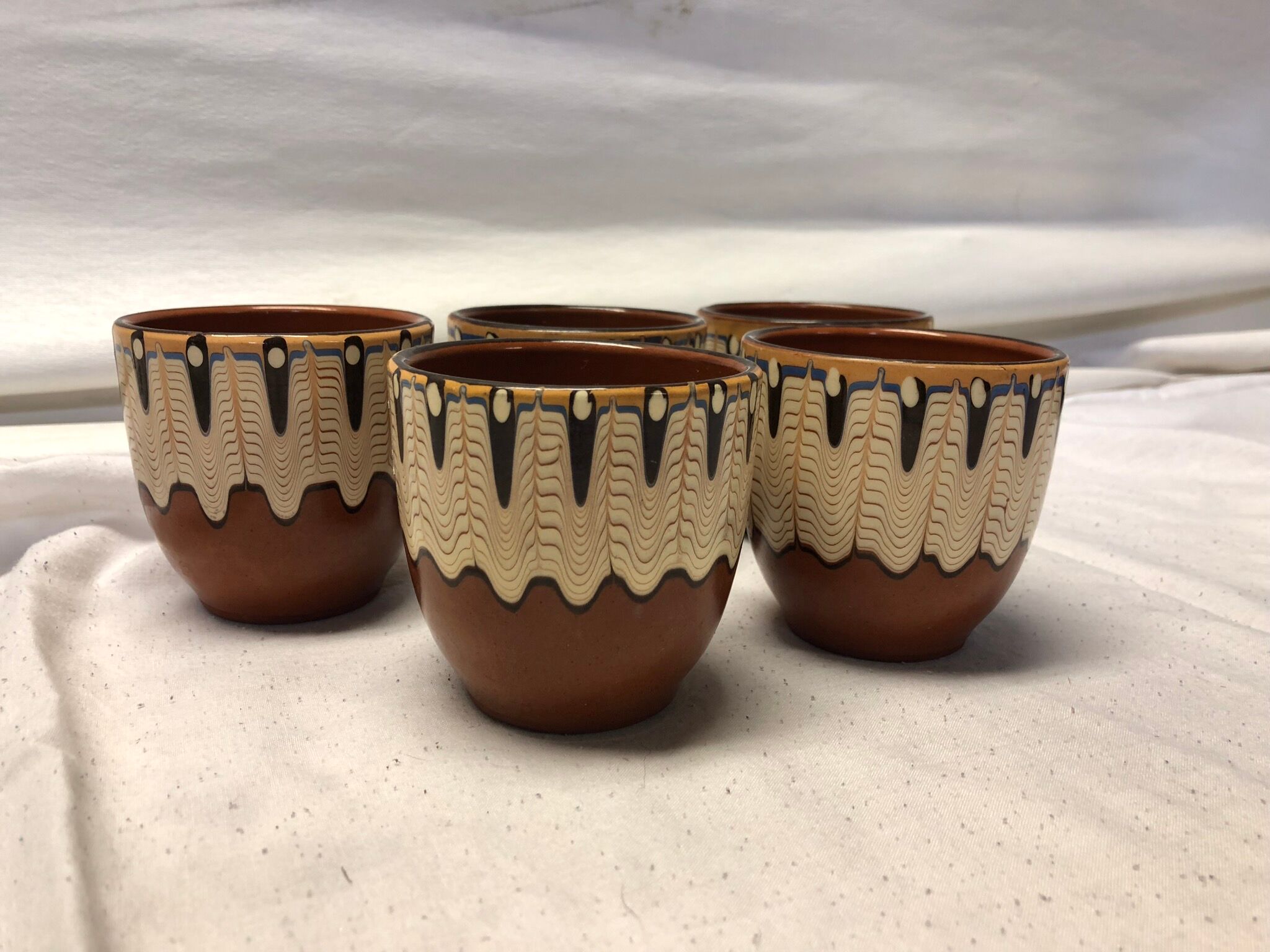Ensemble de 5 tasses en grès vintage