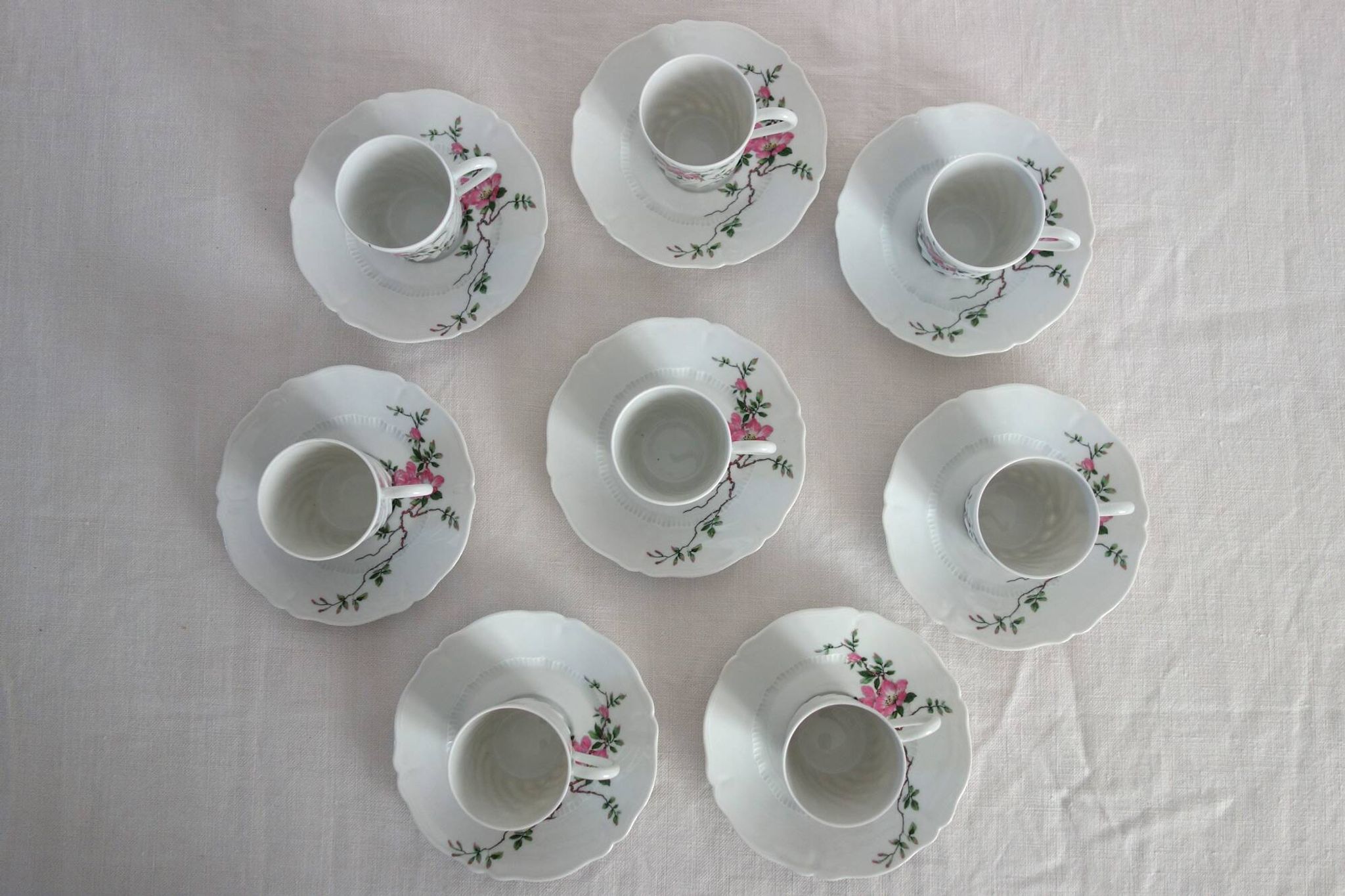 8 tasses à café modèle églantine, Haviland Limoges vintage
