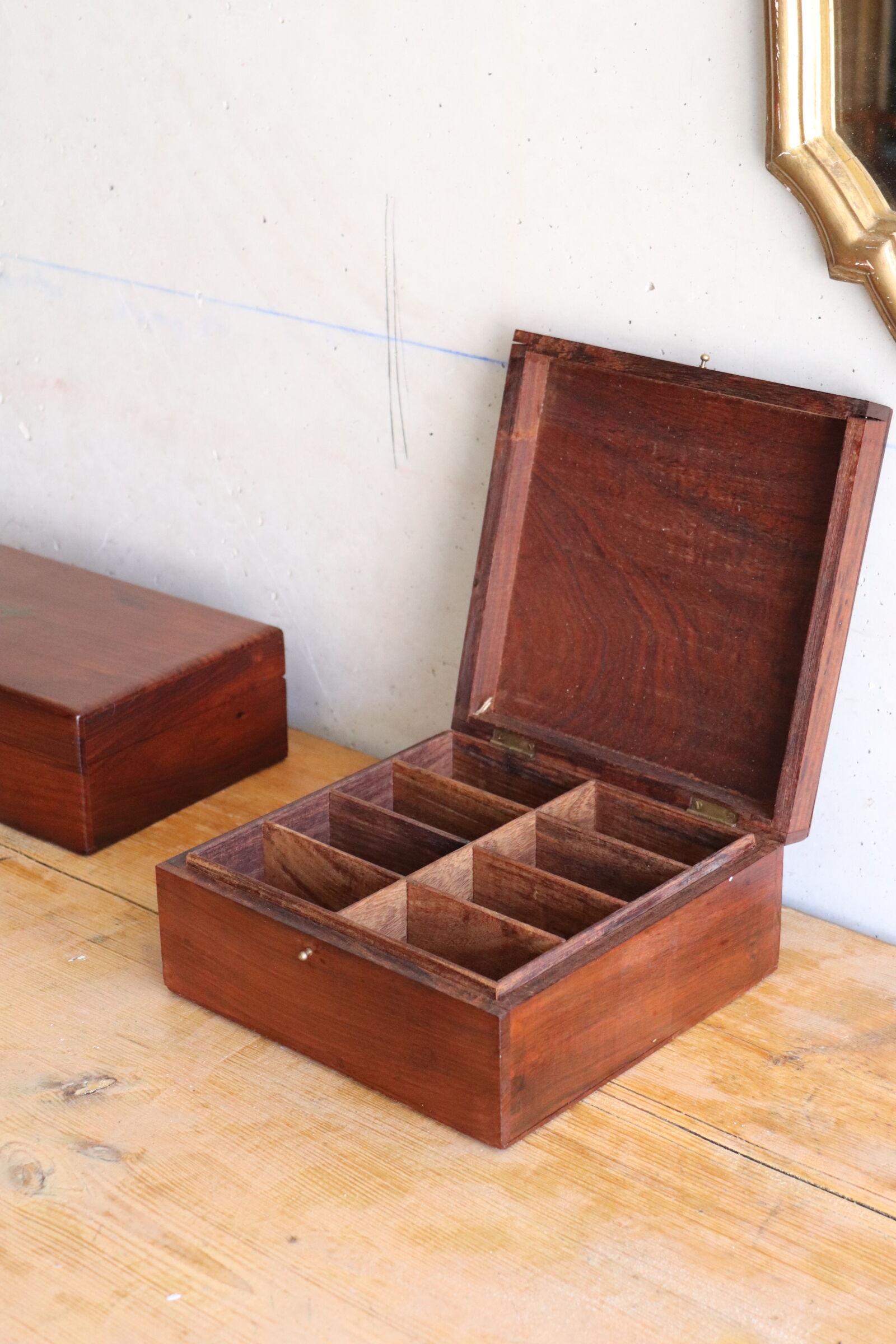 Tea box in wood and brass